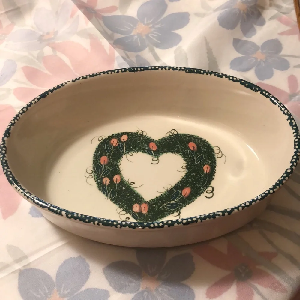 Set of 2 Teamson Hearts&Roses Baking Dishes w/Green Sponge Edge 9x2.25” & 7x2”